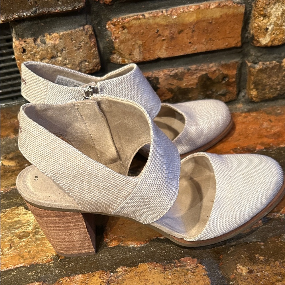 Toms Beige Canvas Crisscross Block Heel Sandals